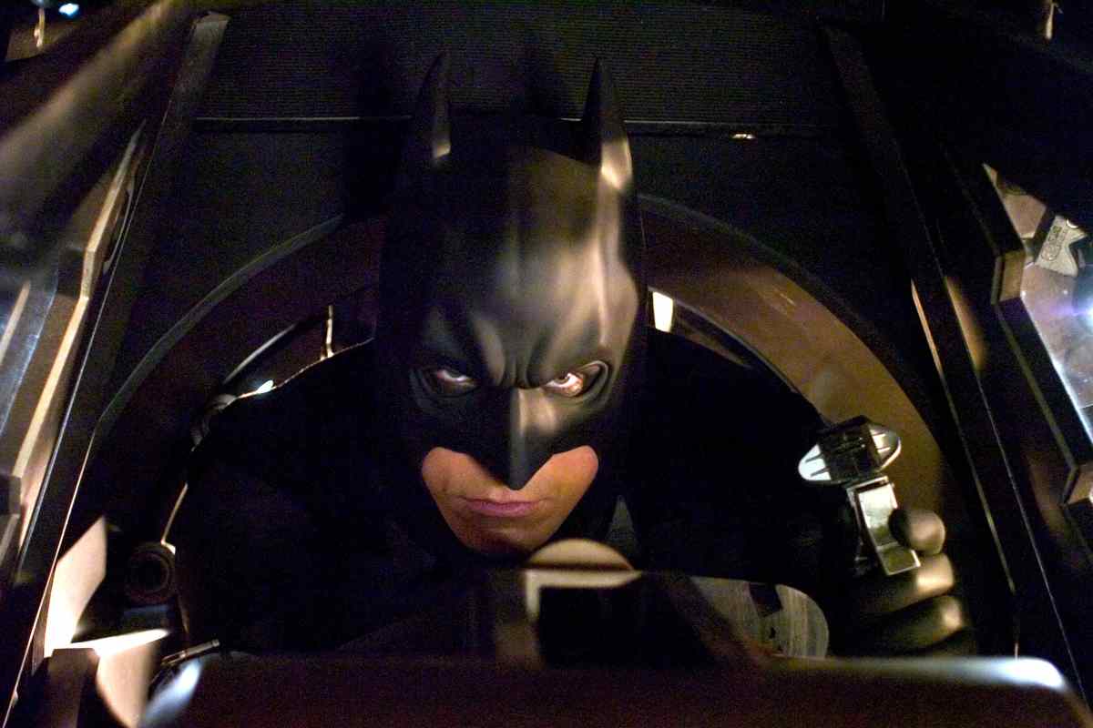 Batman, questo politico esce in tutti film: nessuno ci ha fatto caso (VIDEO)